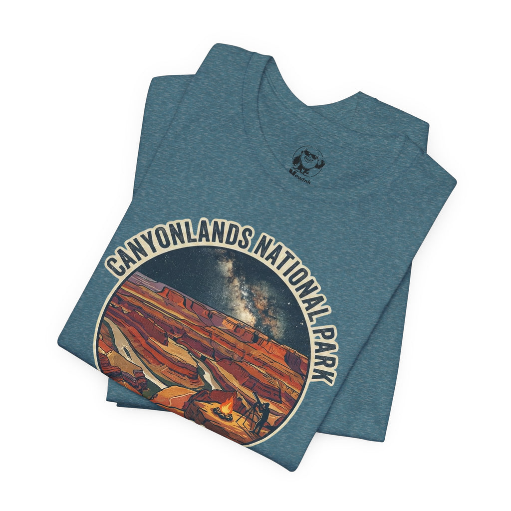 Canyonlands National Park Vintage Tee — "Layer Up, Canyonlands Awaits"