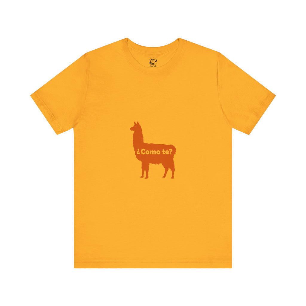 Llama Tee "¿Cómo te llama?" — Funny Spanish Graphic T-Shirt
