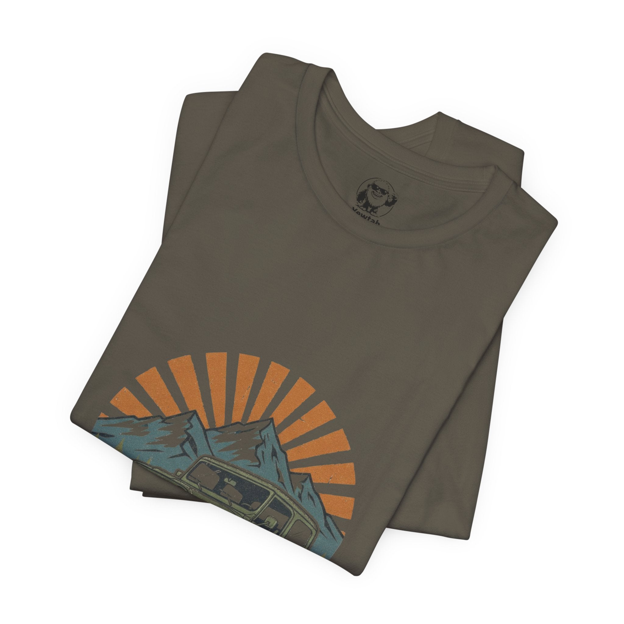Vintage 4x4 Adventure Tee — Sunset Mountain Off-Road Graphic T-Shirt