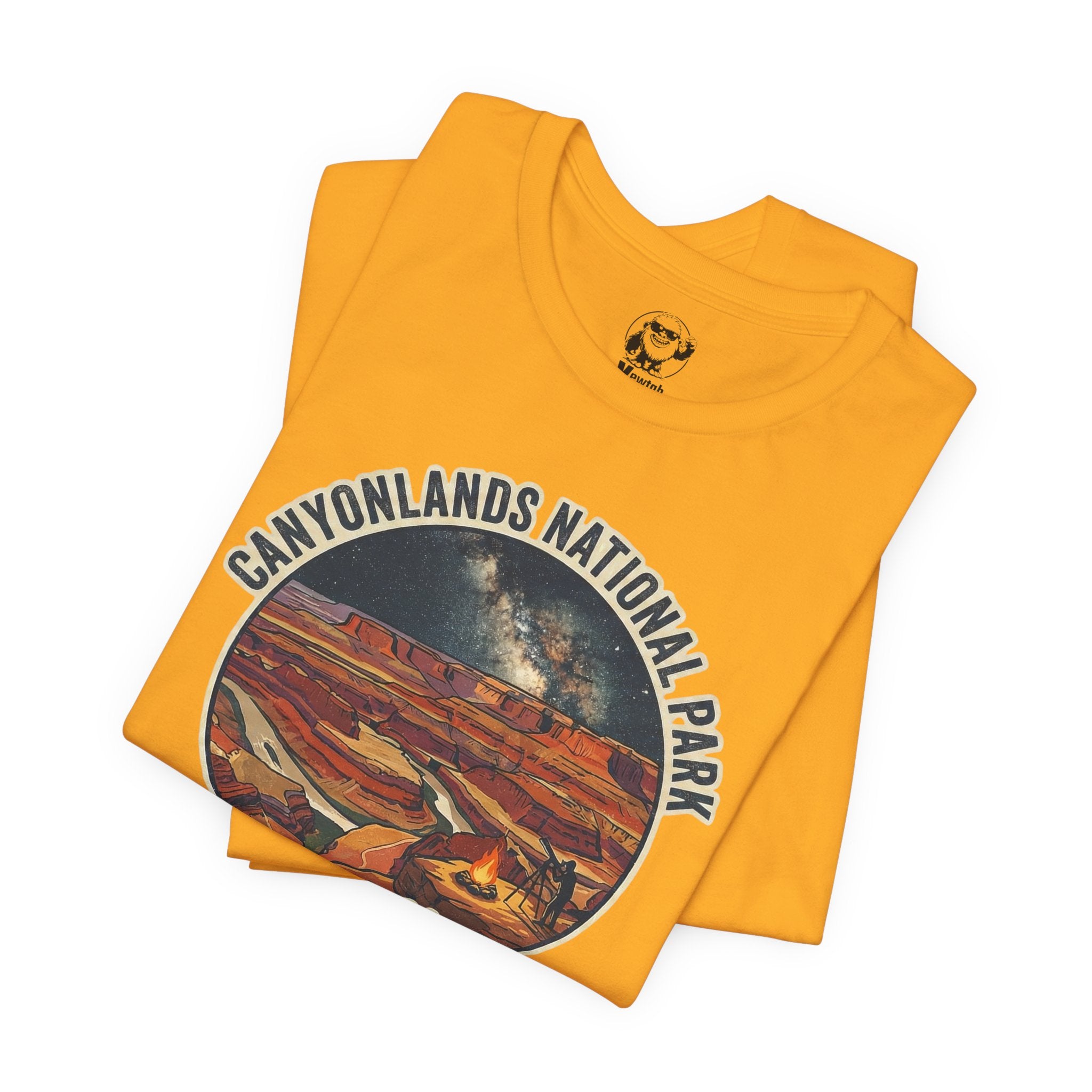 Canyonlands National Park Vintage Tee — "Layer Up, Canyonlands Awaits"