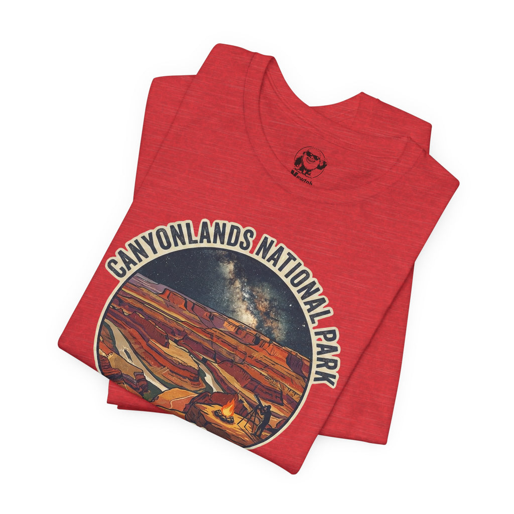 Canyonlands National Park Vintage Tee — "Layer Up, Canyonlands Awaits"