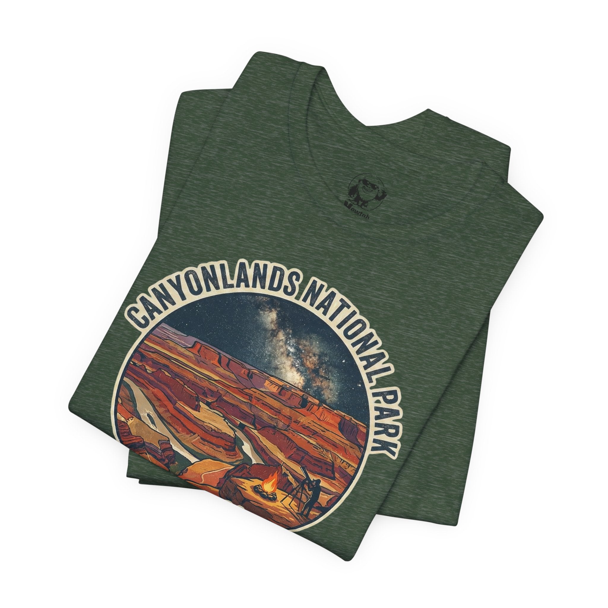 Canyonlands National Park Vintage Tee — "Layer Up, Canyonlands Awaits"