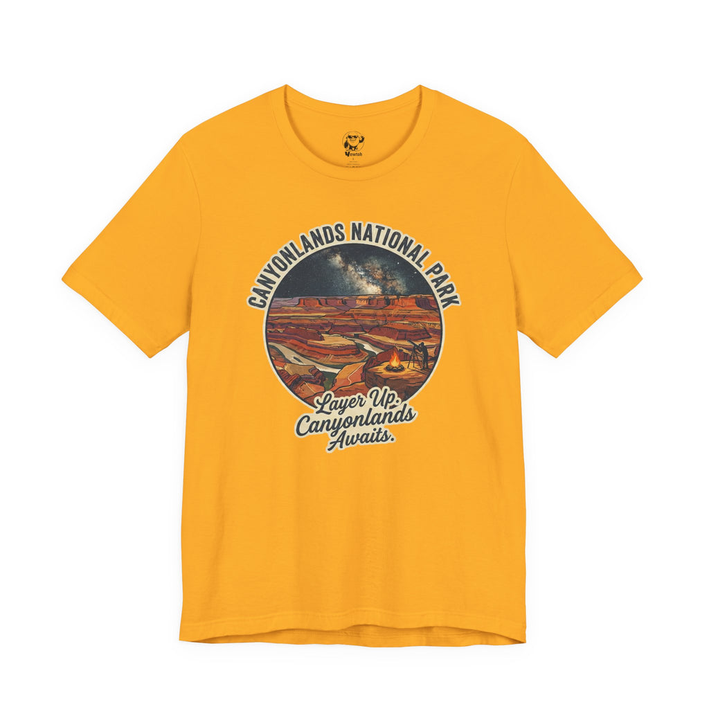 Canyonlands National Park Vintage Tee — "Layer Up, Canyonlands Awaits"