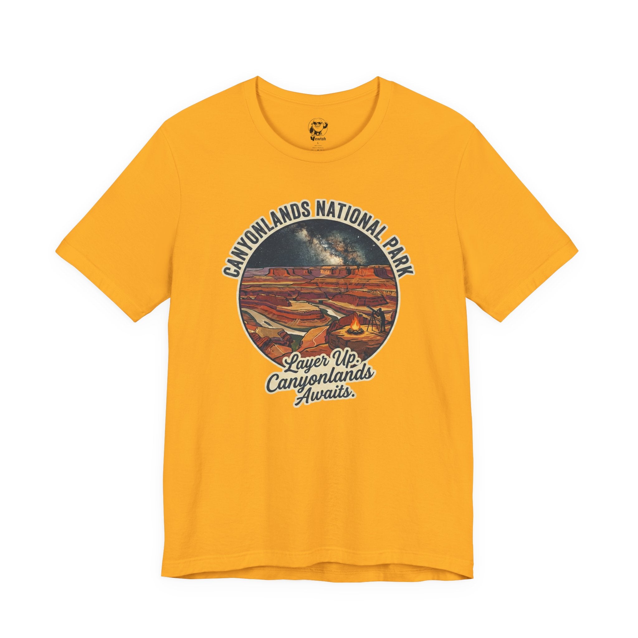Canyonlands National Park Vintage Tee — "Layer Up, Canyonlands Awaits"