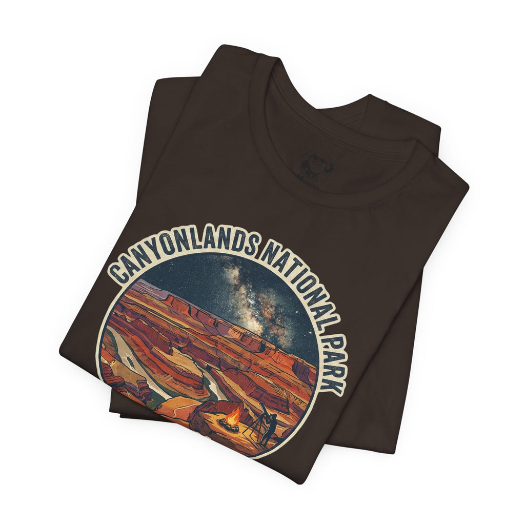Canyonlands National Park Vintage Tee — "Layer Up, Canyonlands Awaits"